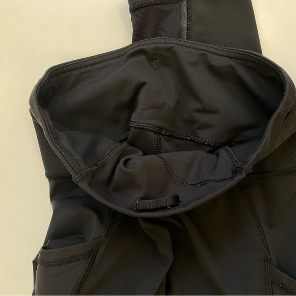 Lululemon || Outrun Crop Pockets Mesh Pockets Solid Black 4 - Picture 6 of 10